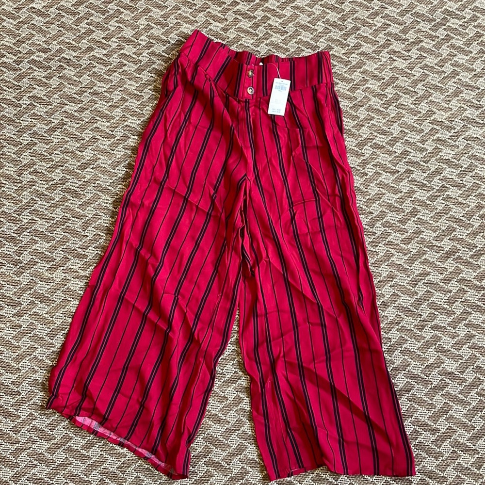 Hollister Women’s wide leg capri pants
